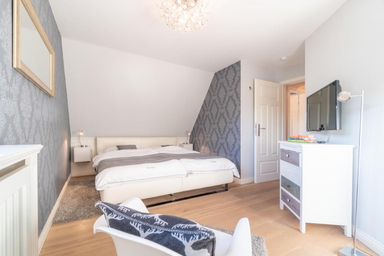 Min Eilun Villa Utersum Buitenkant foto